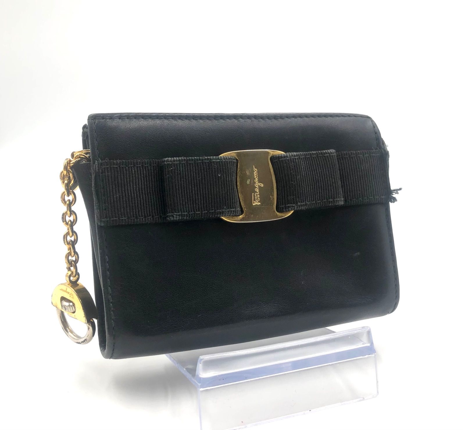 Salvatore Ferragamo サルヴァトーレフェラガモ ヴァラリボン