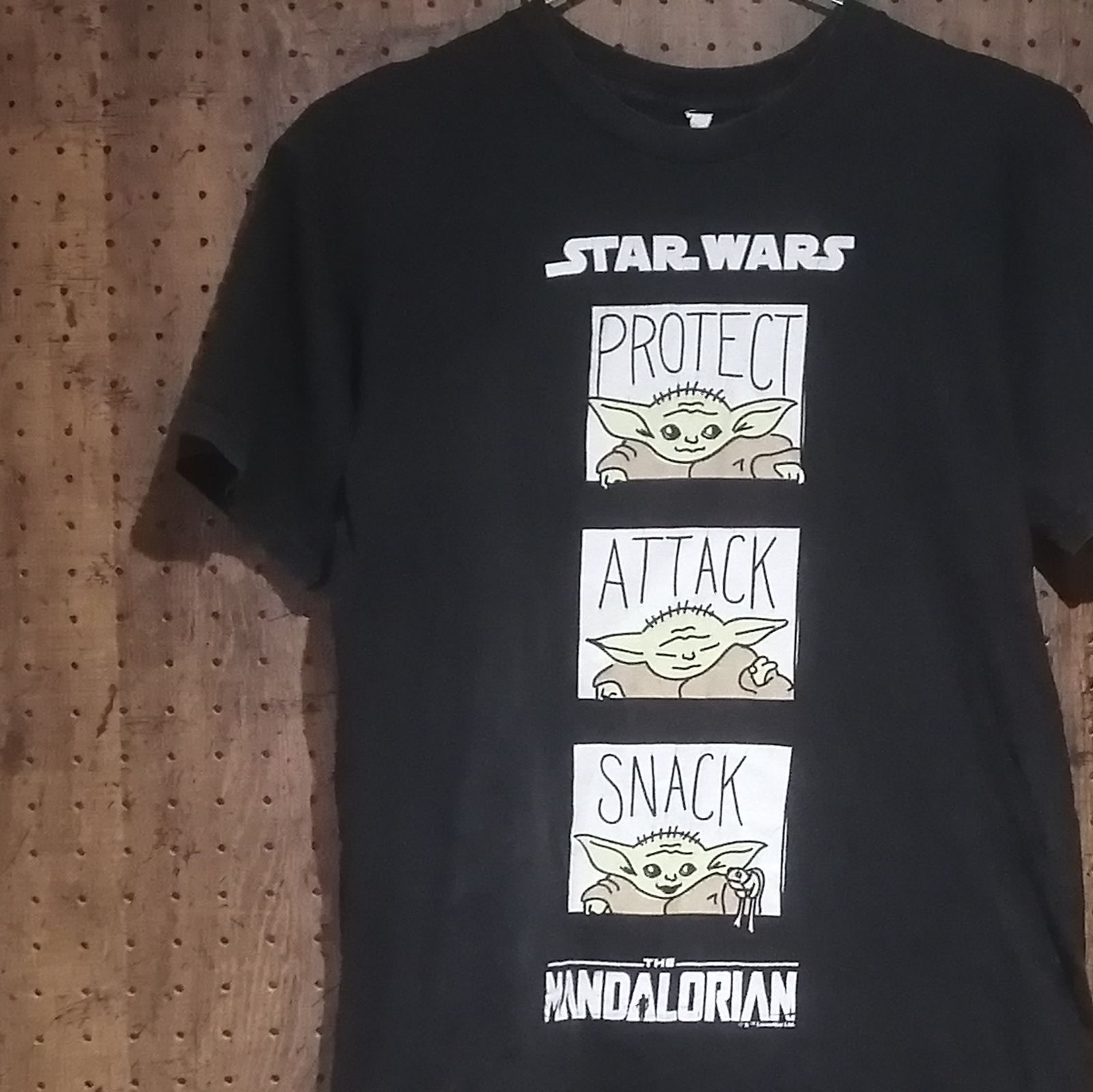 STAR WARS スターウォーズ　MANDALORIAN（マンダロリアン）グローグープリントTシャツ　サイズＳ