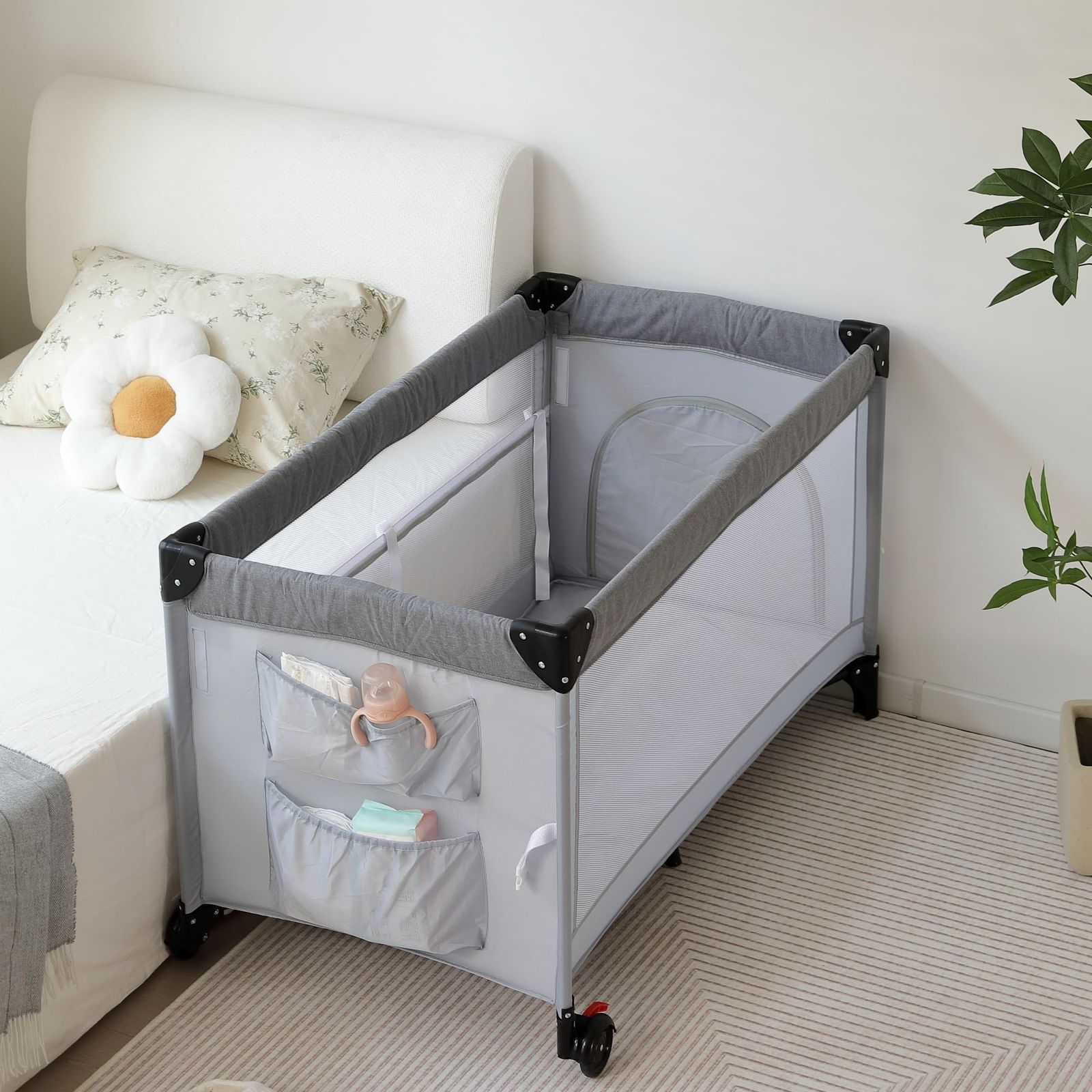 ライトグレー OSJ ベビーベッド ベビーサークル 赤ちゃんベッド 折りたたみ 添い寝ベッド プレイヤード サイド高さ調整 お昼寝マット キャリーバッグ付 マットレス付 キャスター付き 軽量 出産祝い プレゼント 新生児 乳児用