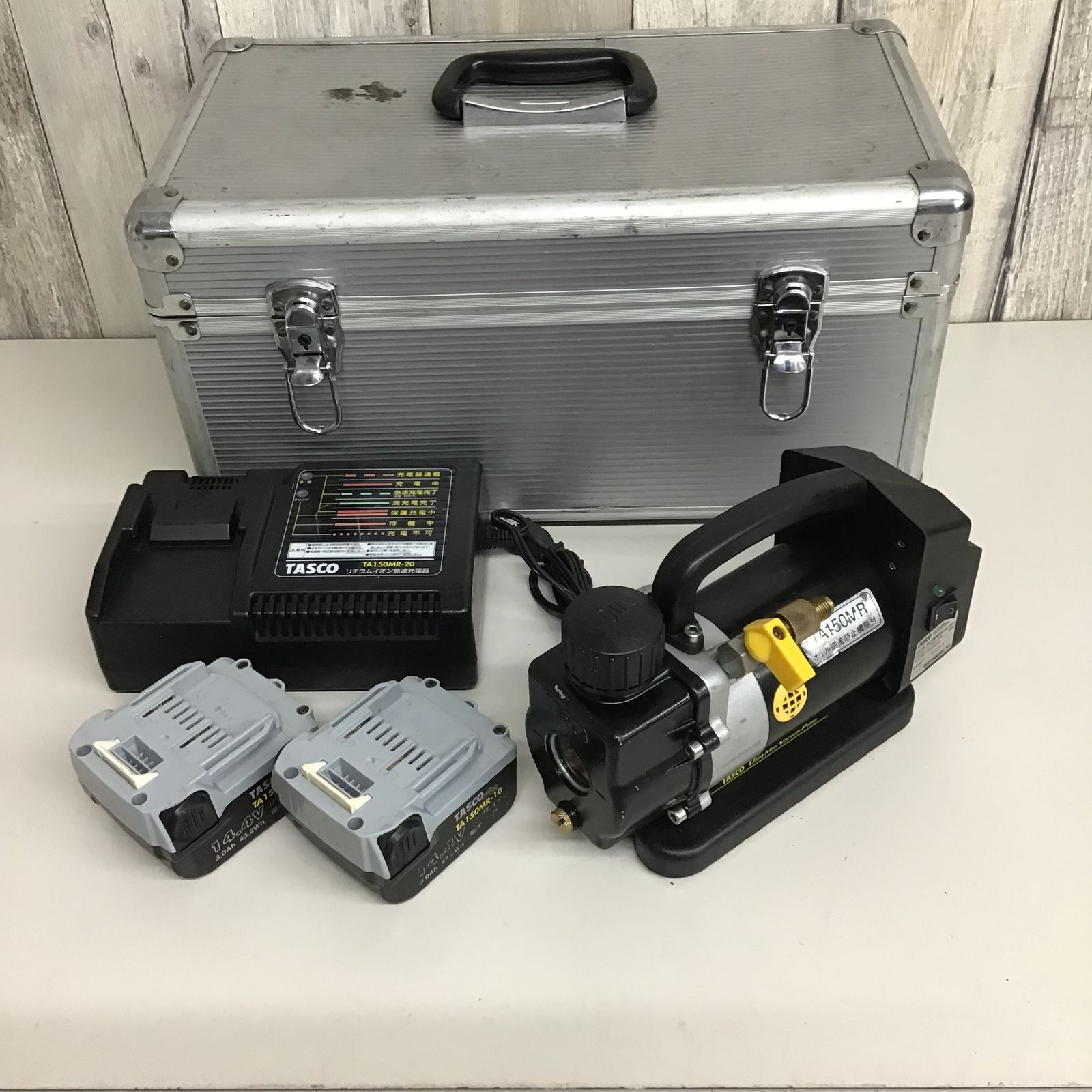 真空ポンプ TASCO 150MR 14.4Vバッテリー2個 充電器