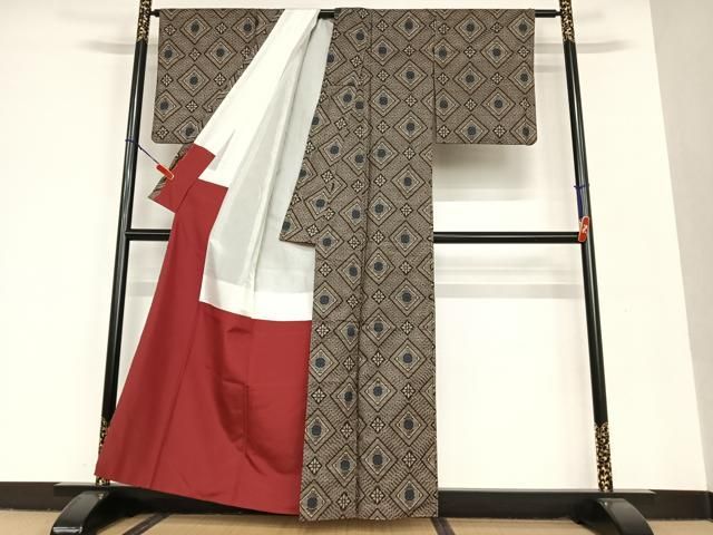 平和屋着物●本場大島紬　龍郷絣　花菱文　正絹　逸品　AAAU8162zg 平和屋着物○本場大島紬 龍郷絣 花菱文 正絹 逸品 AAAU8162zg - メルカリ