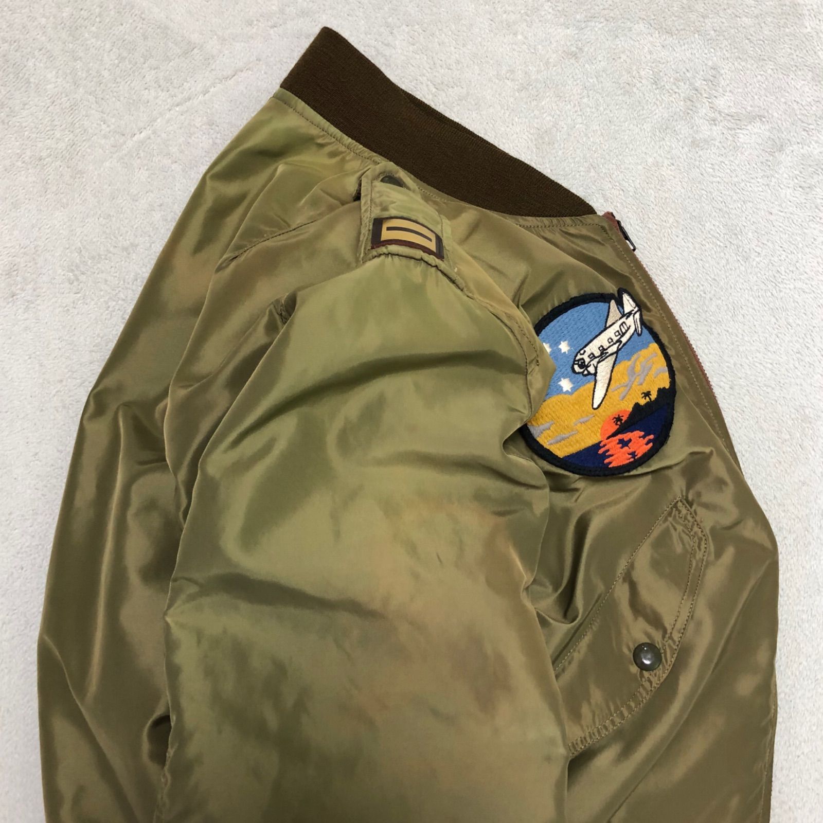 BUZZ RICKSON’S L-2 フライトジャケット カーキ ワッペン 刺繍 中古・古着通販】BUZZ RICKSON'S (バズリクソンズ) ワッペン刺繍デッキ