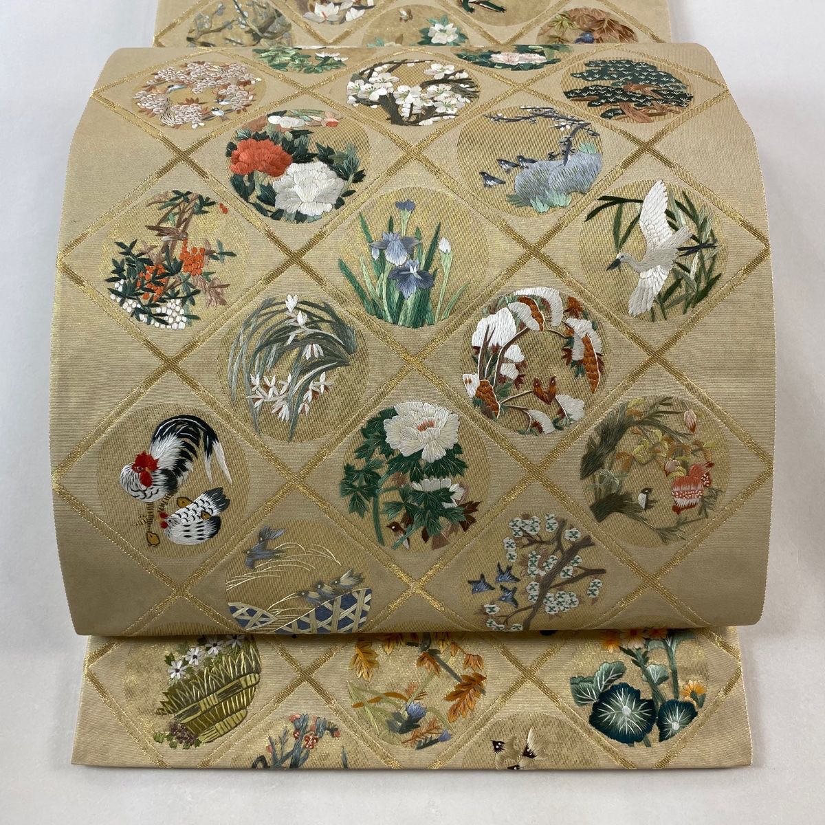 袋帯 美品 逸品 丸文 草花 刺繍 箔 金色 全通 正絹 【中古