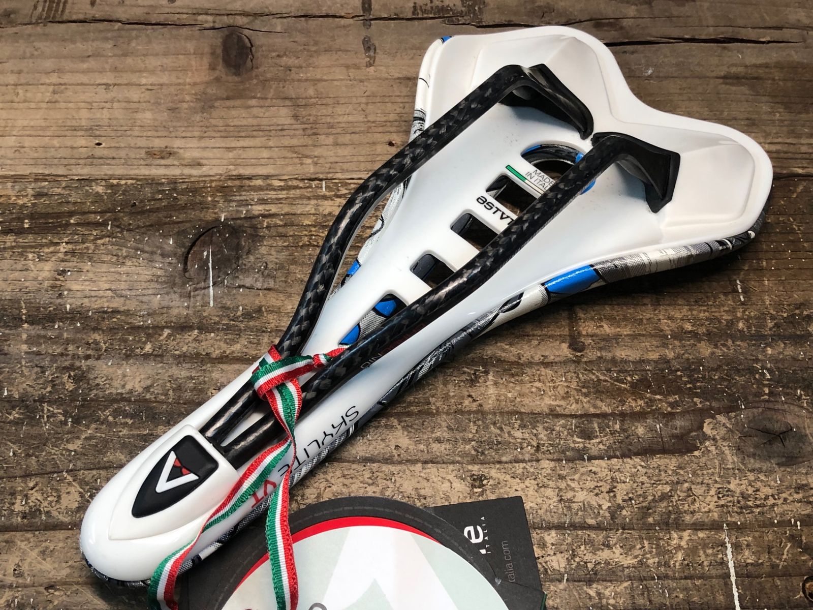 astvte サドル STARLITE VT ブルー カーボンレール ASTVTE