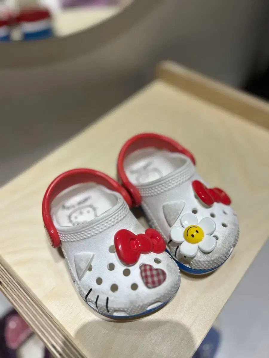 キティ・クロックス・ベイビー