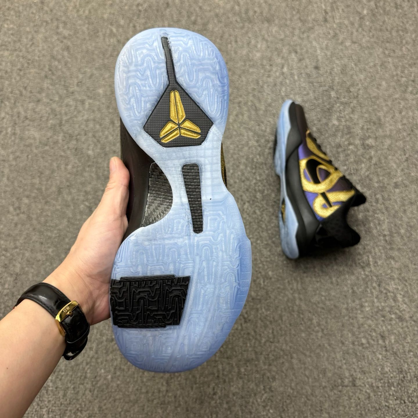 て*と様 Nike Kobe コービー5 プロトロ \"イヤーオブザマンバ/エッグ スニーカーズ挑戦】1月9日コービー5 プロトロ イヤーオブザ