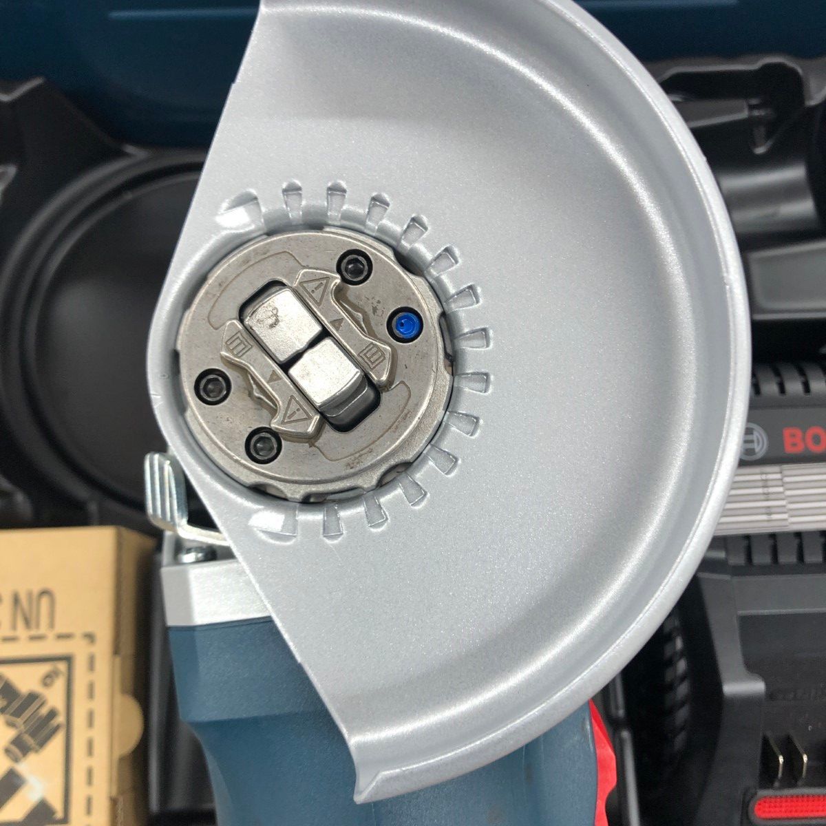 ДД【未使用】BOSCH ボッシュ ディスクグラインダー 未使用品(S