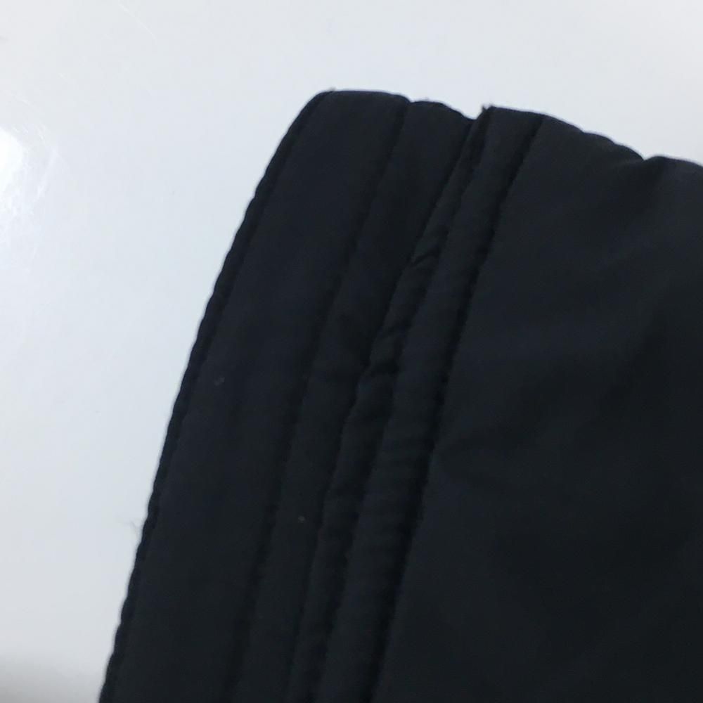 黒×白 ロゴ地模様