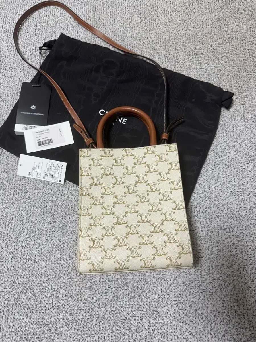 Celine セリーヌ