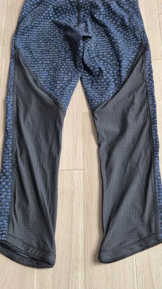 lululemon（ルルレモン） Deep Breath Crop 2 サイズ レギンス