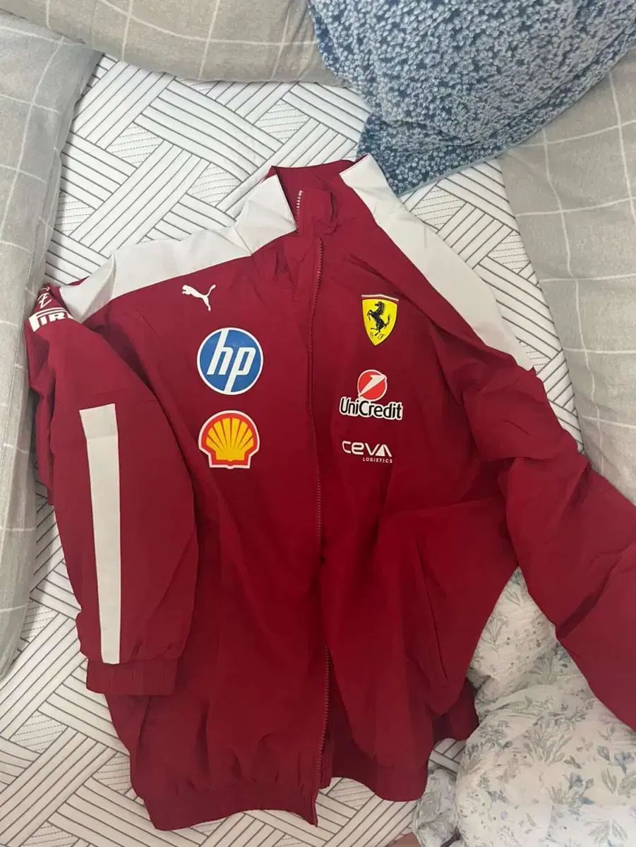 PUMA 2025 Driver s T7 Oversized フェラーリ ウィンドブレーカー