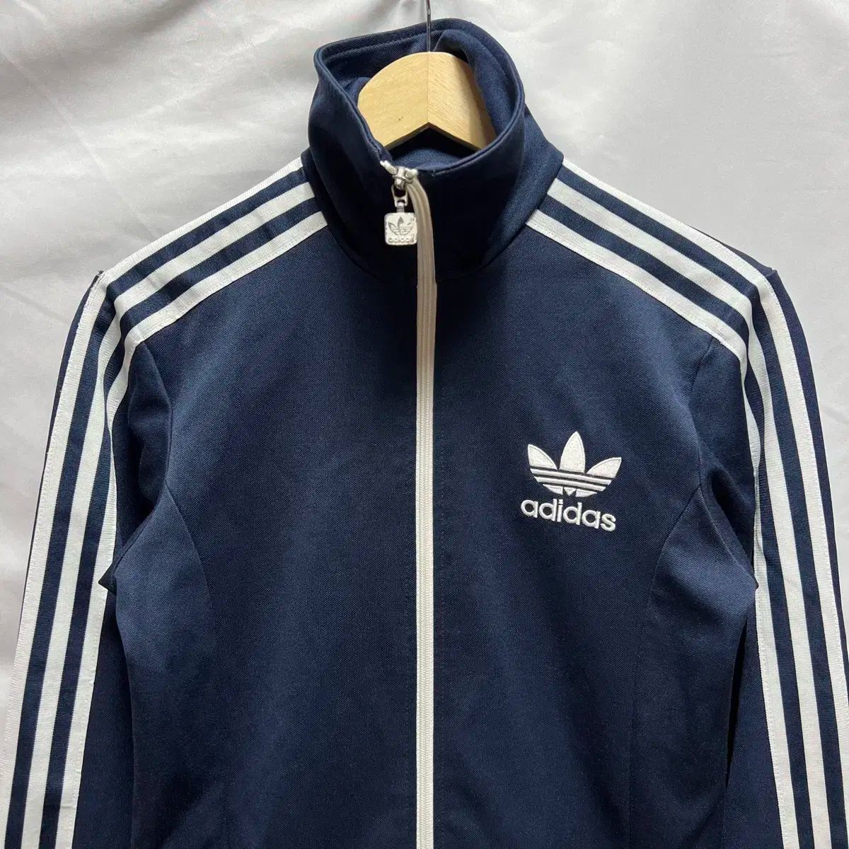 純正品/ 85 adidas(アディダス) ヨーロッパ ネイビー トラック
