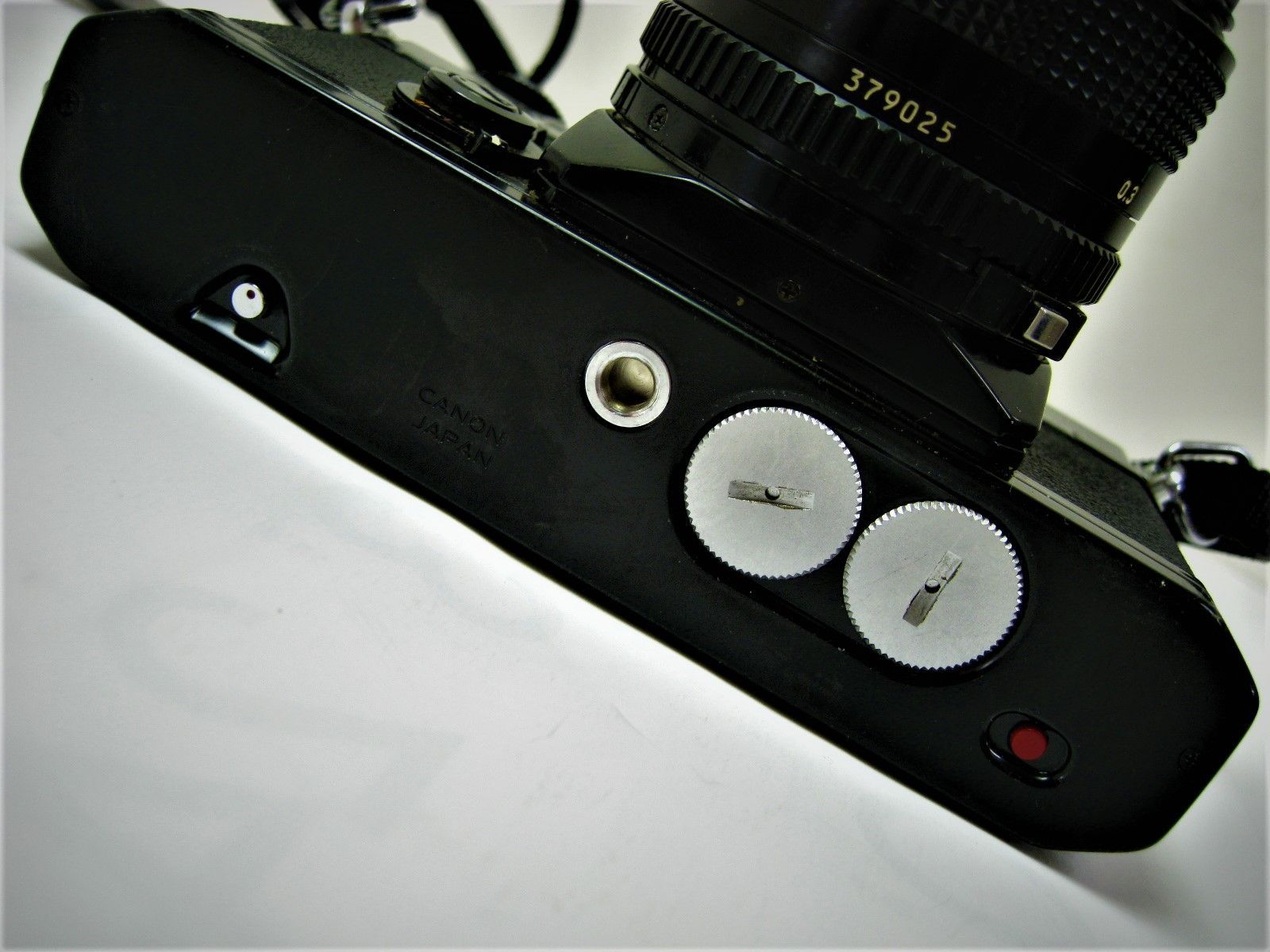 美品 アンティーク キャノン EF FD 28mm F2.8フィルター・フード付 美品 アンティーク キャノン EF FD 28mm F2.8フィルター・フード