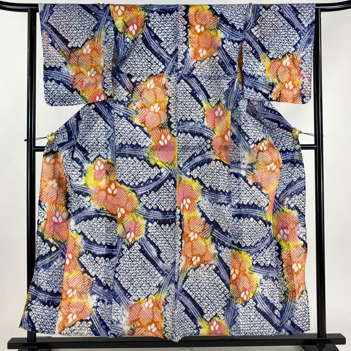 浴衣 身丈157cm 裄丈64cm M 絞り浴衣 草花 幾何学 紺色 綿 名品