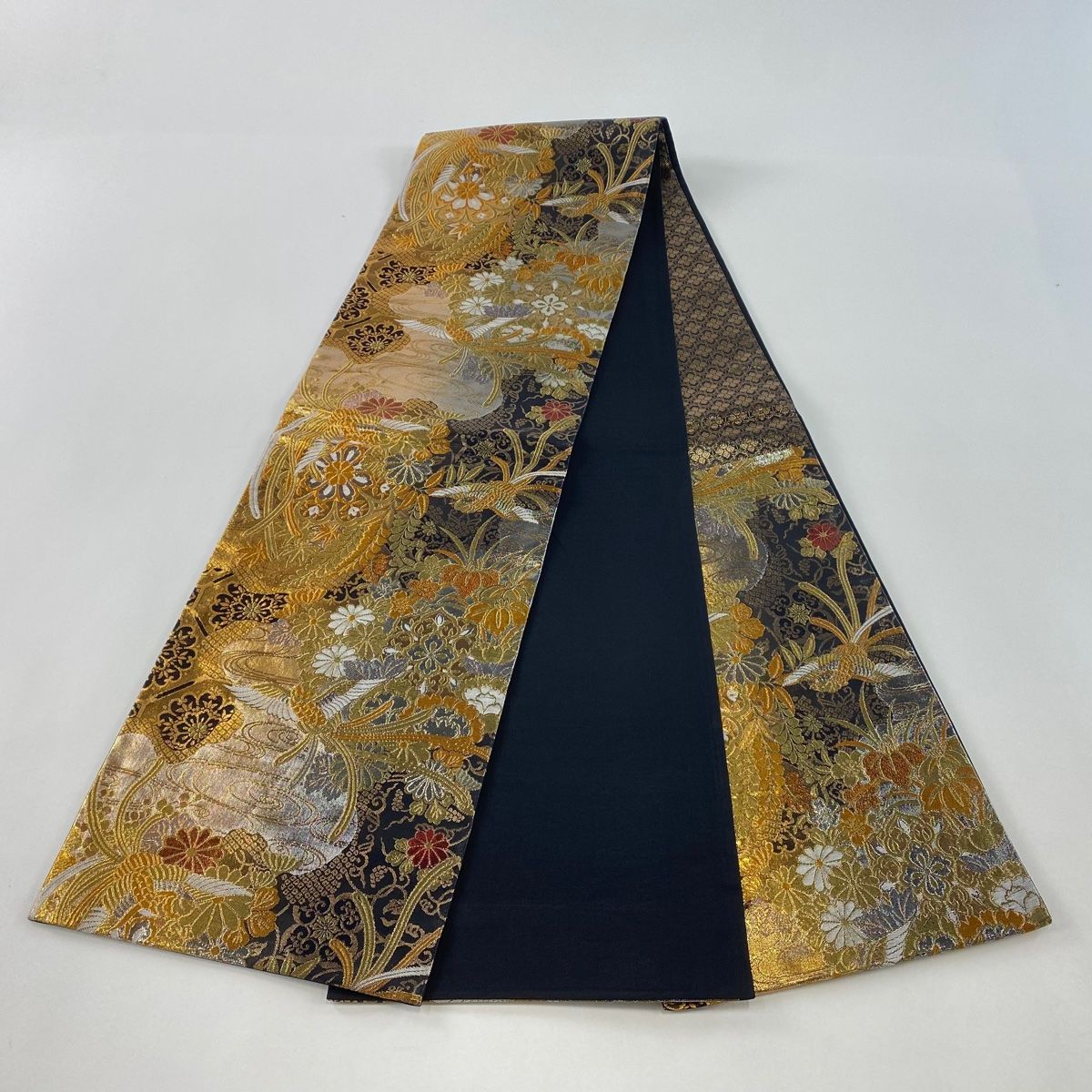 袋帯 美品 秀品 尾長鳥 草花 金銀糸 箔 金色 六通 正絹 【中古