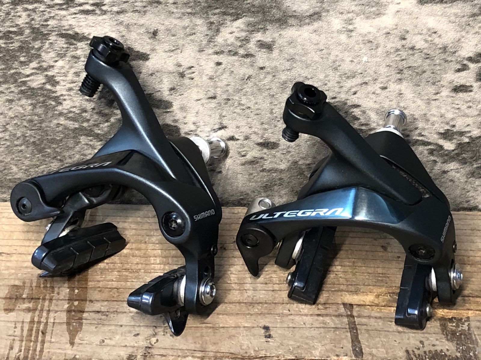 Shimano Ultegra キャリパーブレーキ前後 シマノ BR-R8100 デュアルピボット ブレーキキャリパー 前後