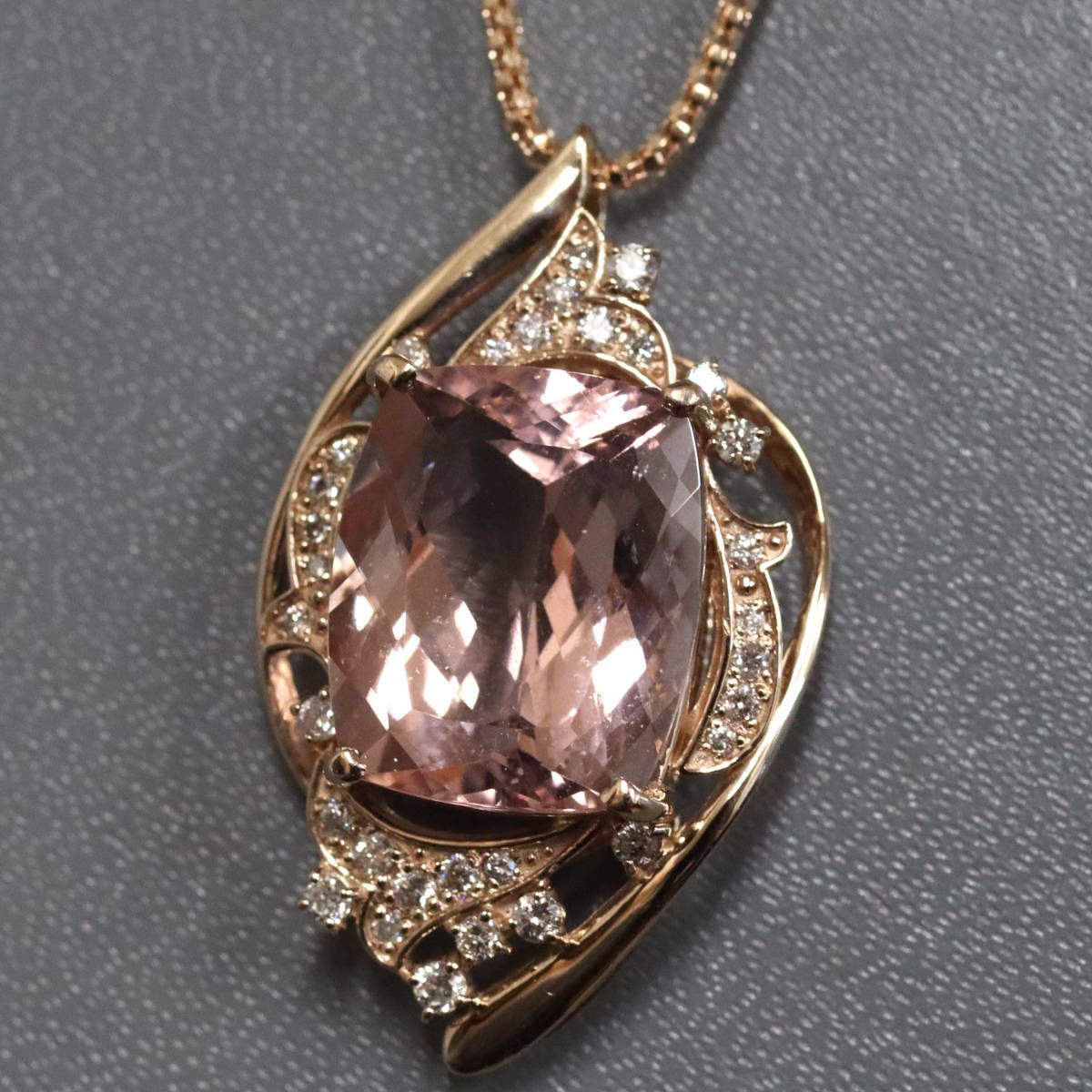 K18PGモルガナイトダイヤモンドペンダント M9.036 D0.30 9.7g  