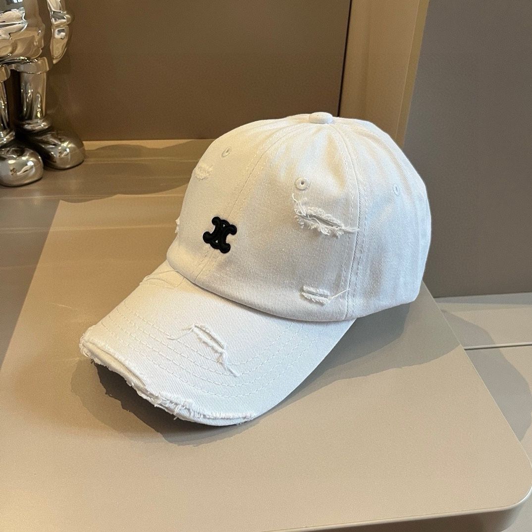 CELINE 帽子　エリカ 上品さ際立つ】セリーヌ トリオンフ ウールフェルト キャップ