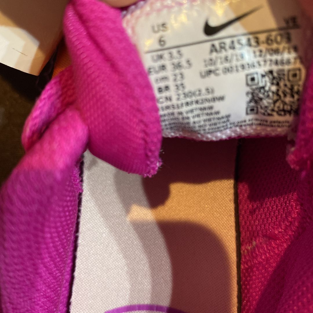 NIKE 23cm スニーカー ピンク 靴 新品 軽量 - メルカリ