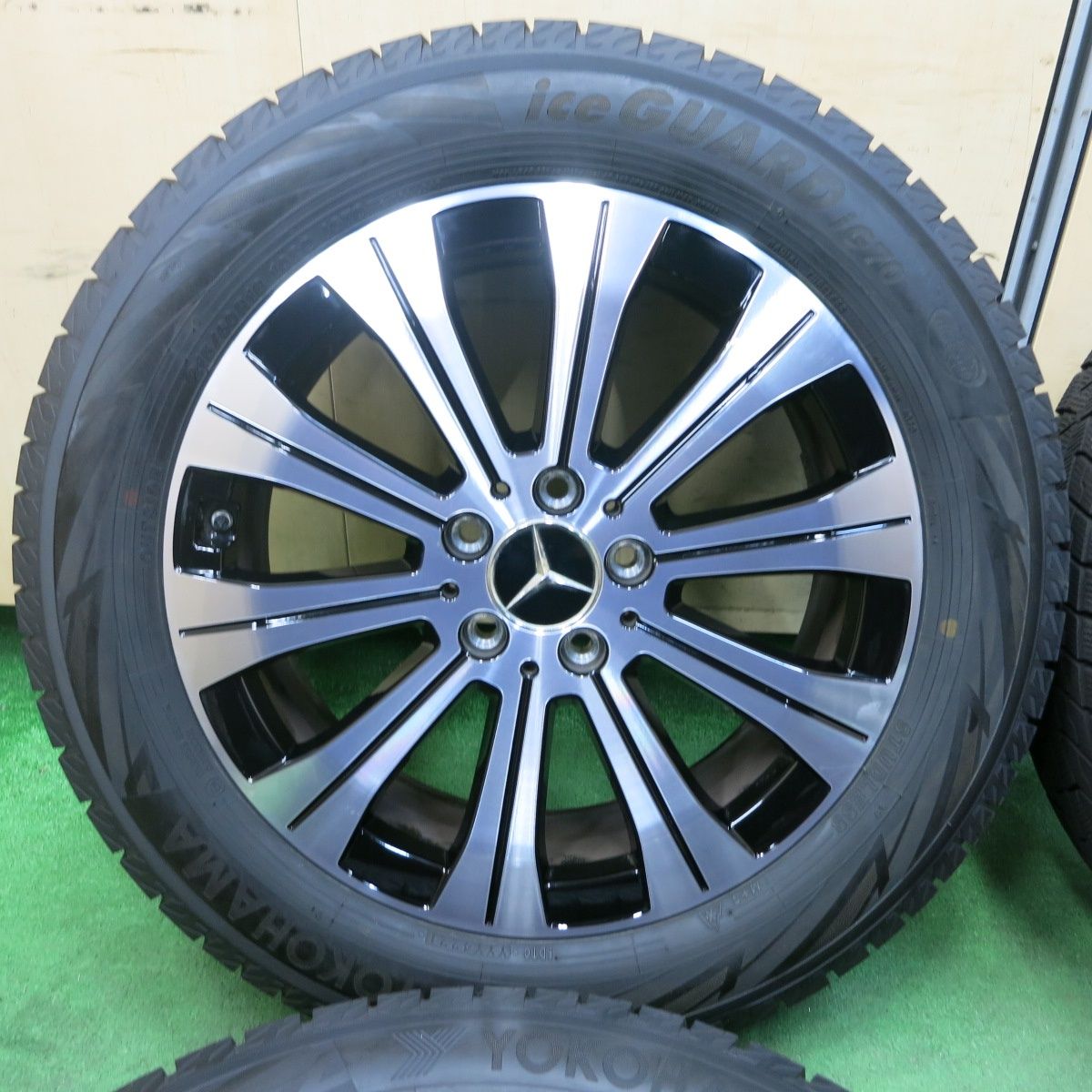 送料無料] バリ溝！綺麗！ほぼ10分☆ベンツ GLA GLB EQA EQB 純正 215 