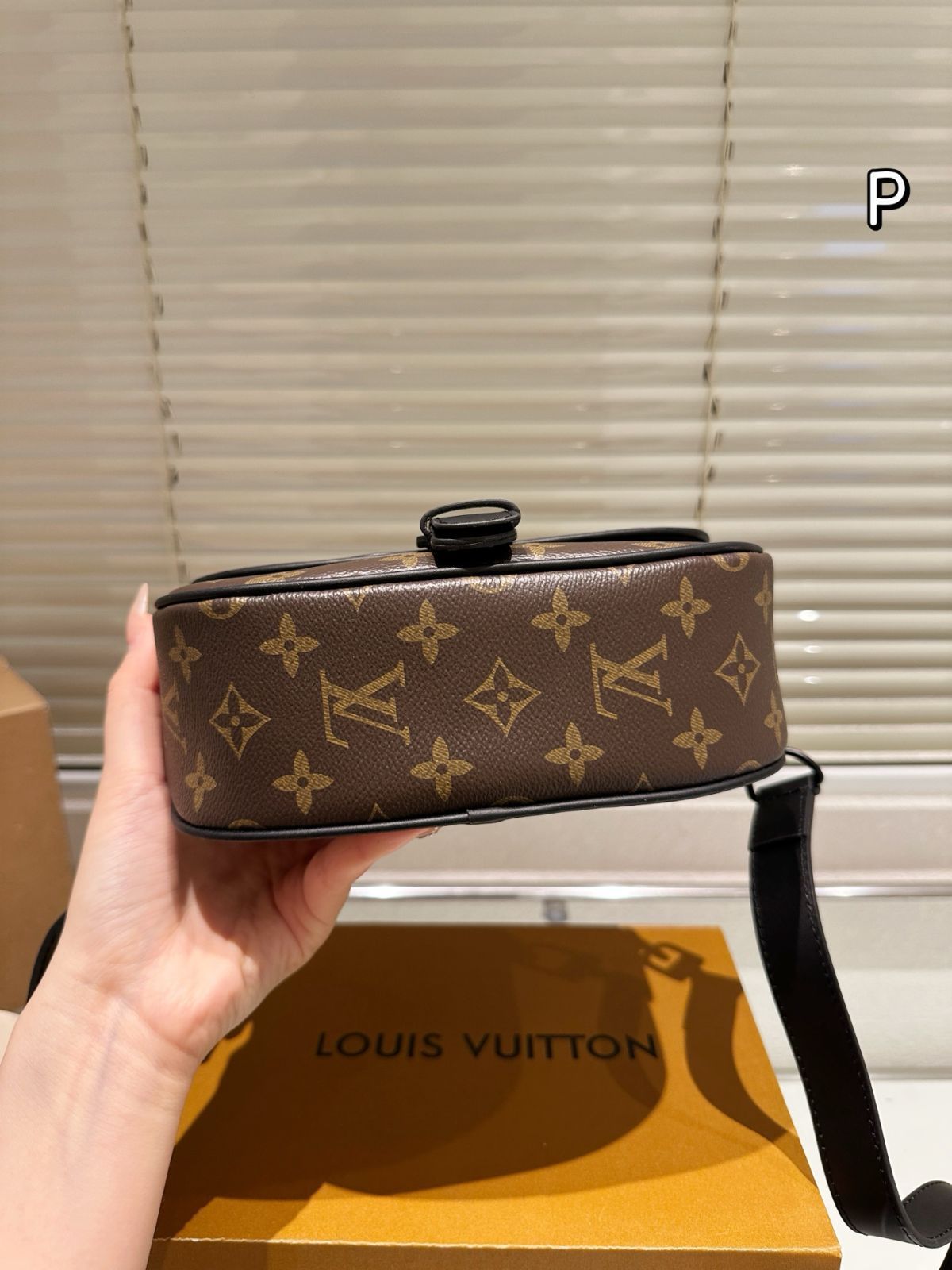今日特価】LV ディストリクト PM モノグラムショルダーバッグ