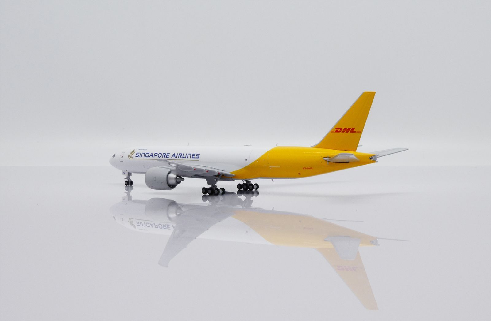 Jcwings シンガポール航空(DHL) 777F 9V-DHA 1/400 SA4011 - メルカリ