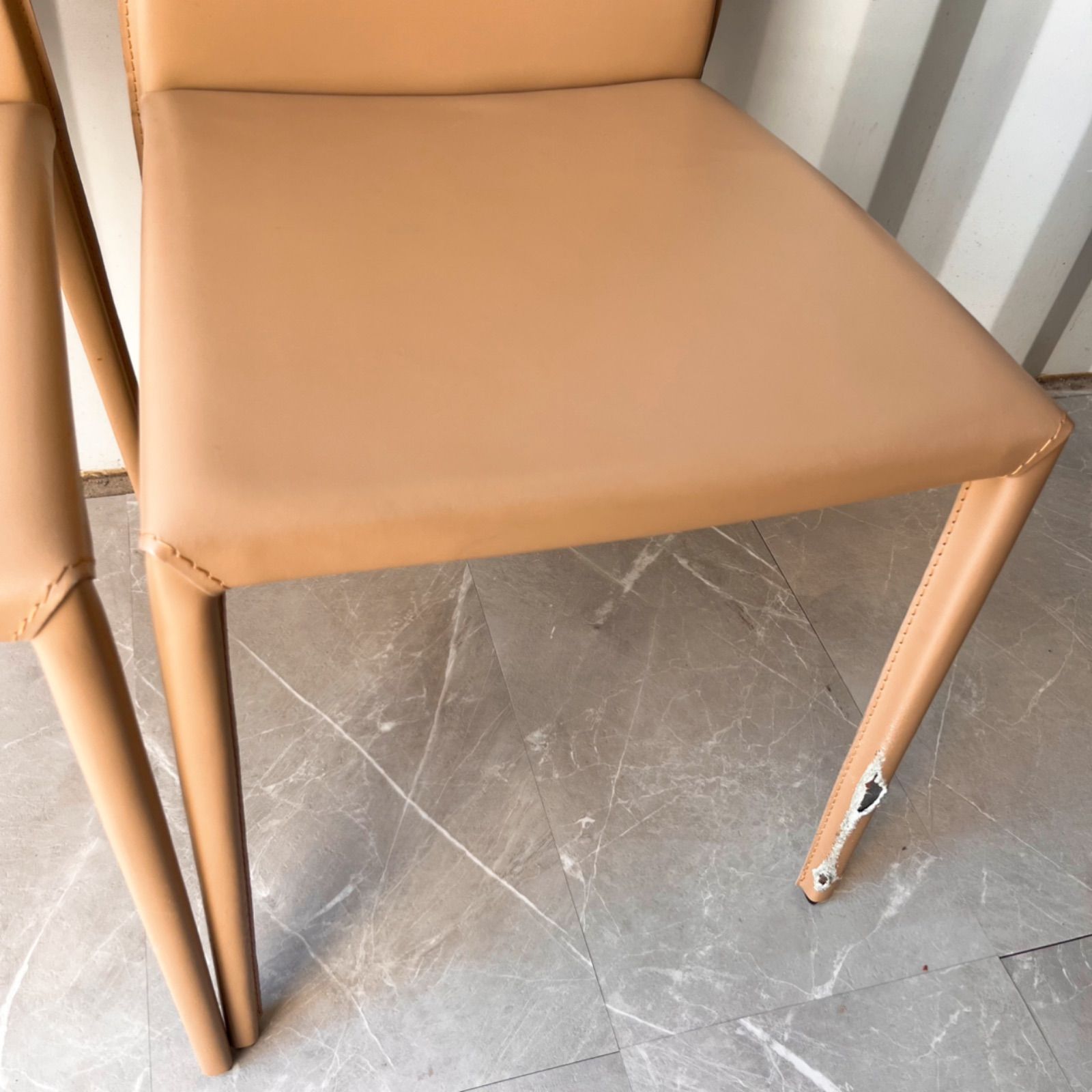 取付無料！カリガリス アイーダ 本革キャメル ハイバックダイニングチェア2脚✨ 取付無料！カリガリス アイーダ 本革キャメル ハイバック