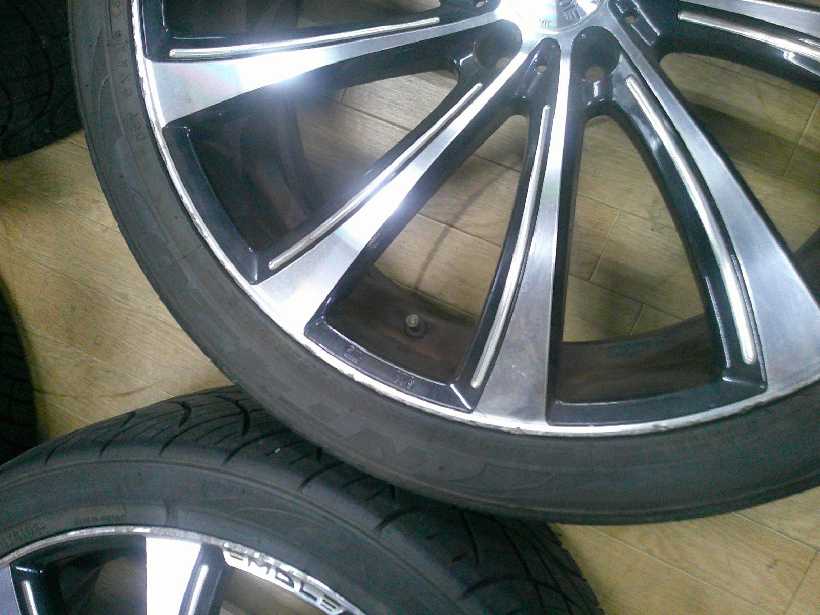 愛着 22インチ ヴェネルディ マデリーナ ジラーレ 8.5J 30 114.3 ニットー21年製 265 35R22 4本 ダッジ ナイトロ アルファード ヴェルファイア 【数量限定超特価!!】