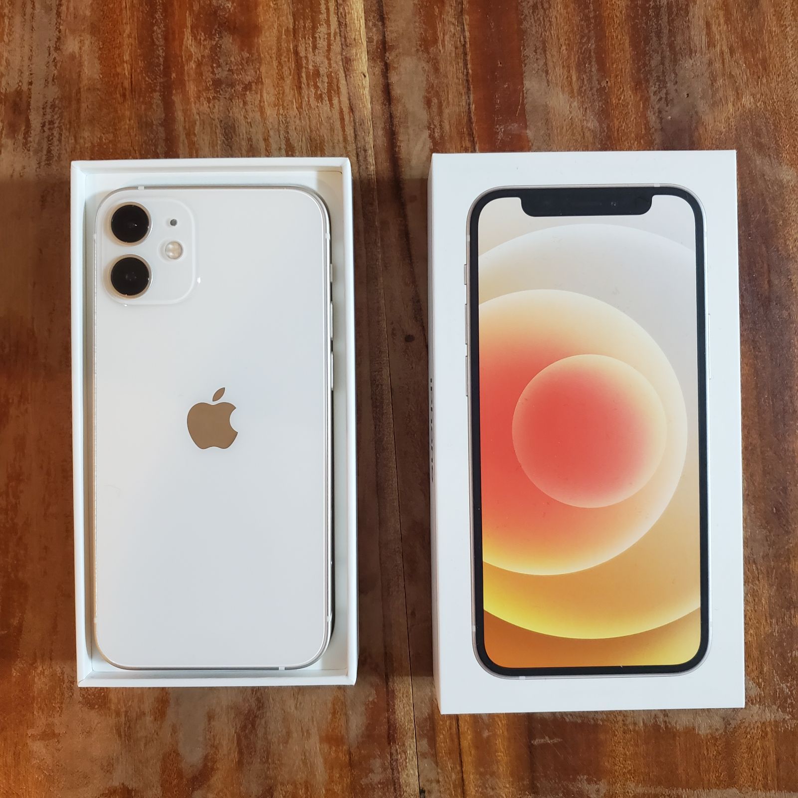 iPhone XR White 128 GB Softbank-