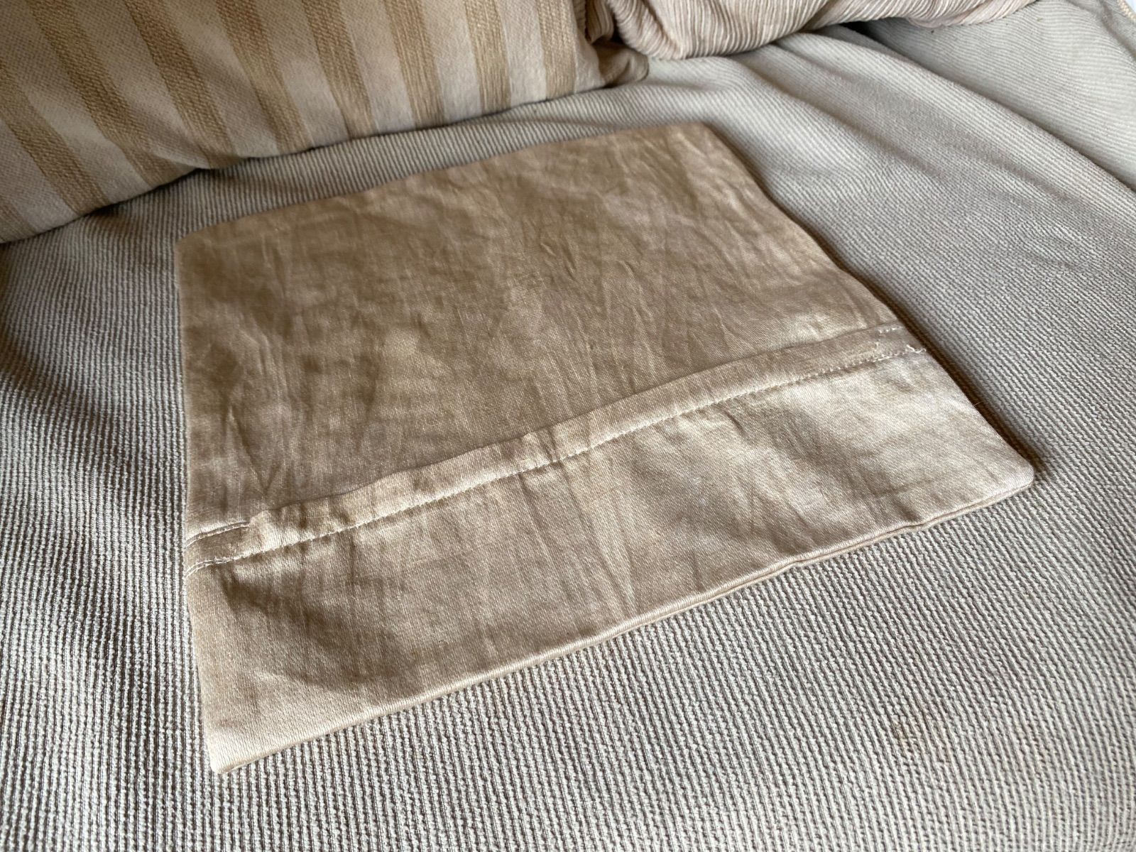 品のお品です?素晴らしいスザニクッションカバー4枚のみ一点もの|30×30|全て上質シルク使用細かい手刺繍と柄のクッションカバーと小さなジジムキリム2点セット