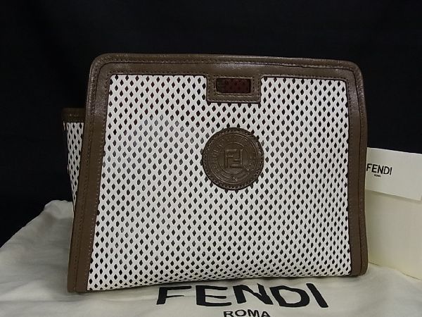 □新品□未使用□ FENDI フェンディ ピーカブー ディフェンダー レザー バッグカバー ホワイト系×ブラウン系 AL3023 - メルカリ