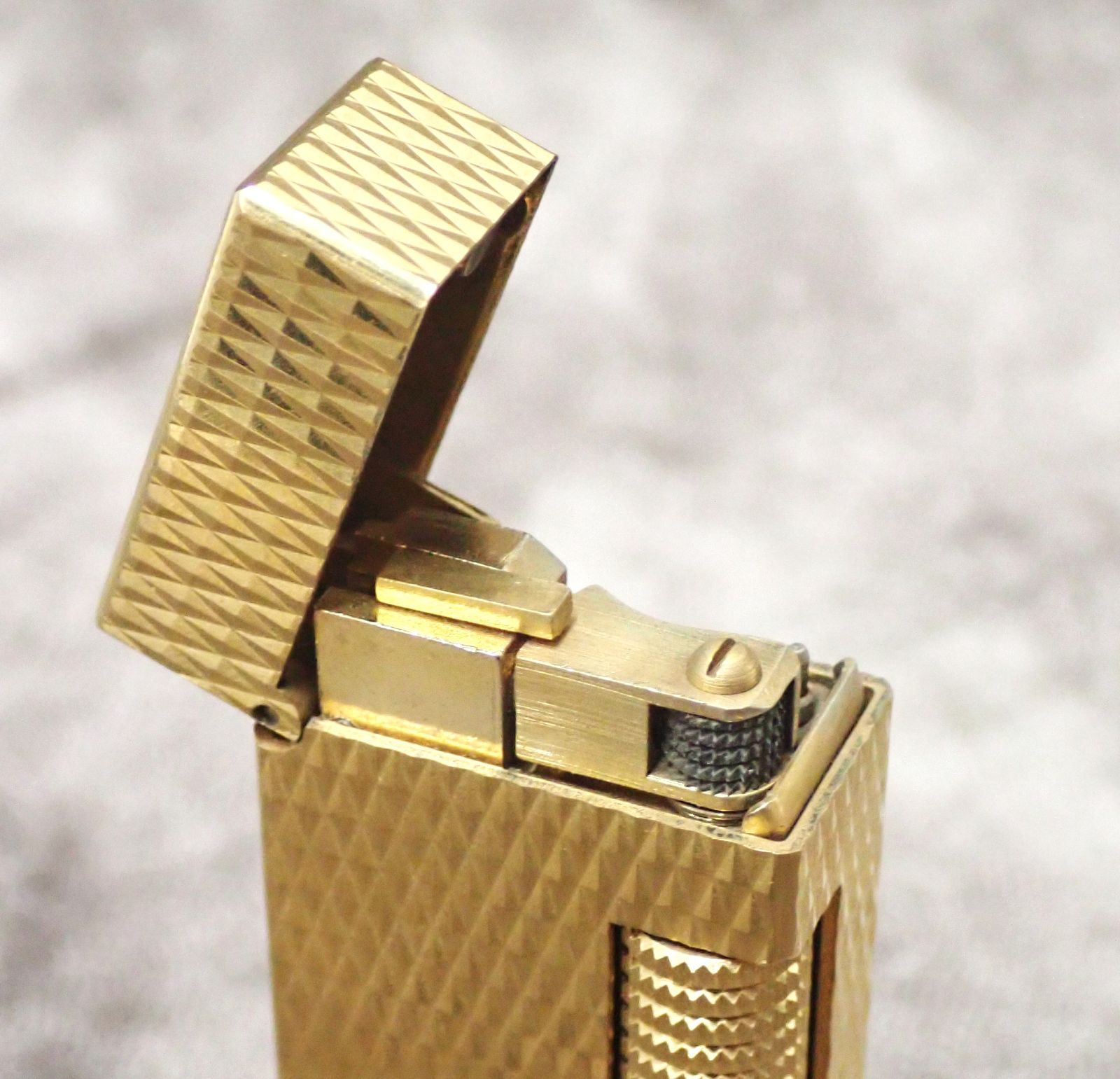 ST.デュポン　ガスライター　ゴールド　ダイヤカット　ギャッツビー　ライン2s ST.デュポン ガスライター ゴールド ダイヤカット ギャッツビー ライン