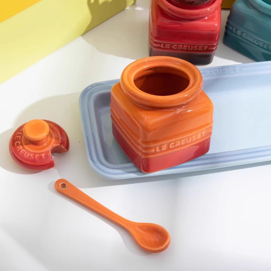 新品未使用 ル・クルーゼ 陶磁器調味料ケース 3色 //135 - メルカリ
