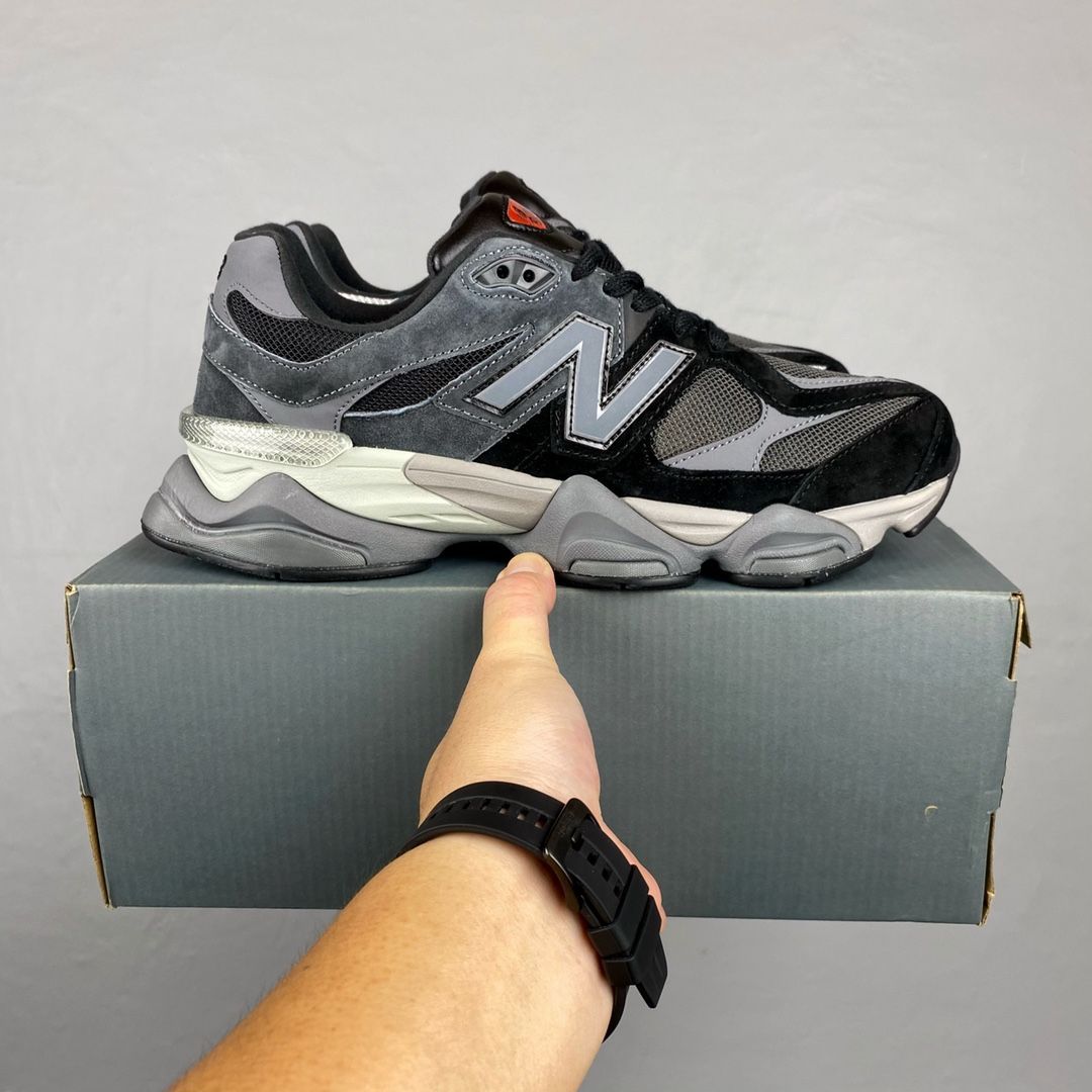 新品 未使用 New Balance 9060 