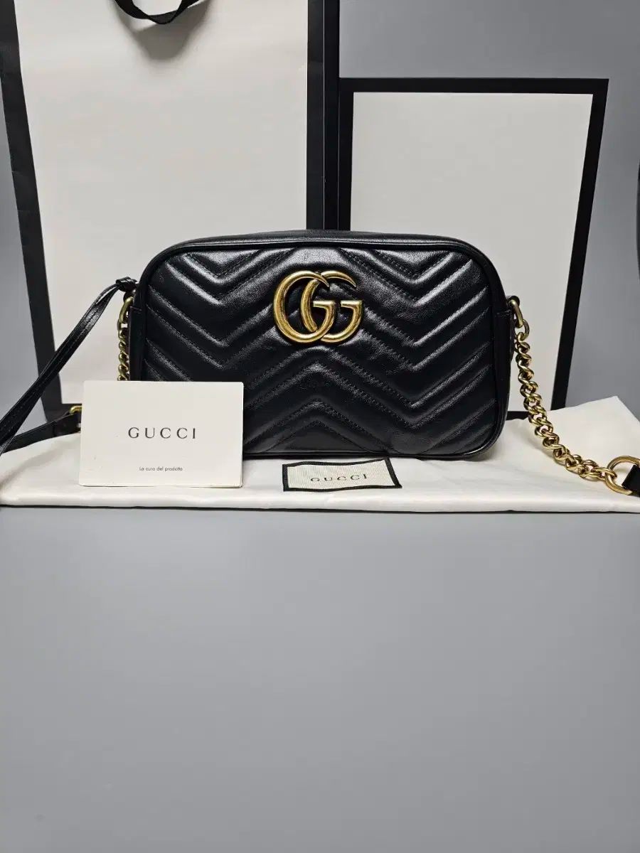 GUCCI グッチ マーモント マトラッセ チェーン GG クロスバッグ スモール ブラック