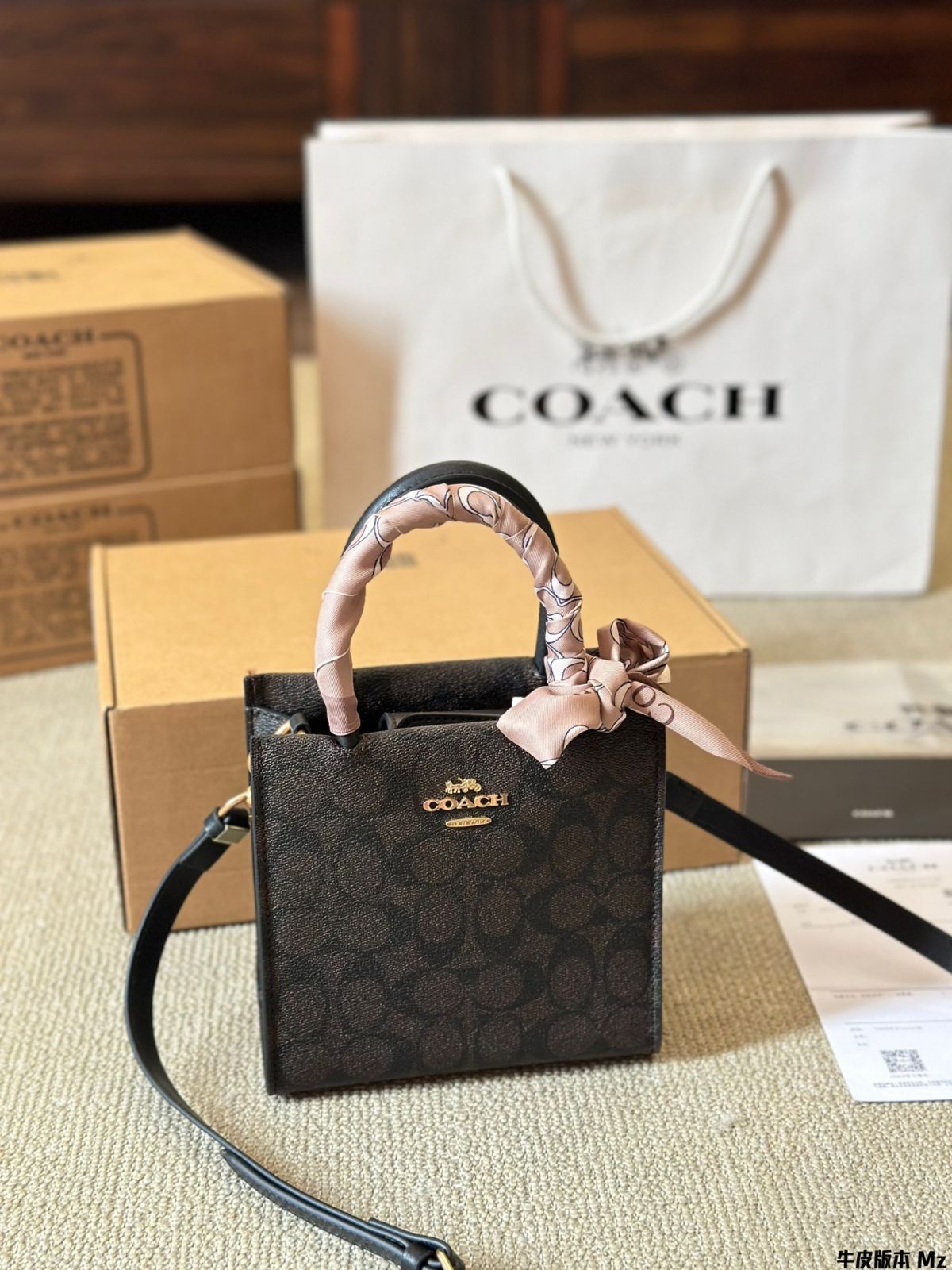 COACH ミニキャリー