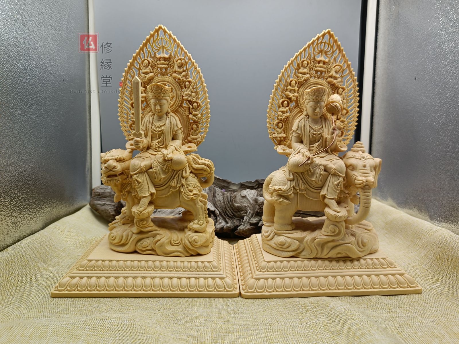 修縁堂】木彫り 仏像 普賢菩薩座像 彫刻 一刀彫 天然木檜材 仏教 【