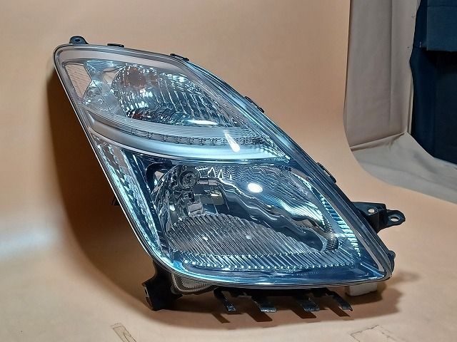 コーティング済 プリウス NHW20 右ヘッドランプ ヘッドライト S コイト 47-23 81110-47140 040