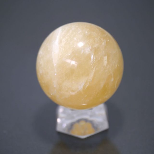 大玉 ゴールデンカルサイト丸玉 48.8mm(164.3g) /天然石・置物/（台座