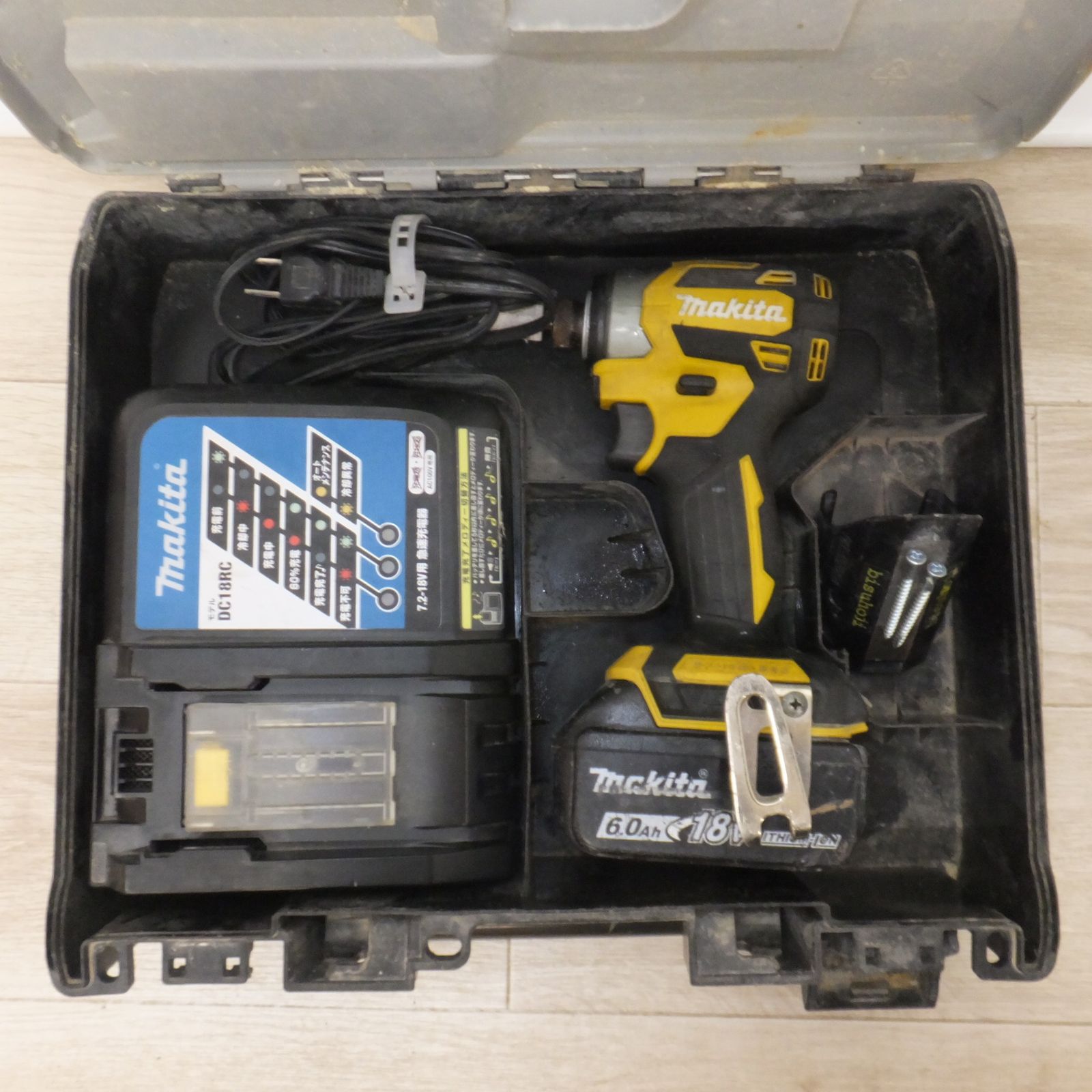 送料無料 マキタ 充電式インパクトドライバ TD173D バッテリ BL1860B 充電器 DC18RC T セット
