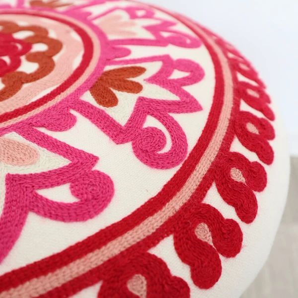 木脚スツール 刺繍 ピンク赤 スツール 椅子 ピンク チェア 可愛い 模様 柄 おしゃれ 刺繍 ウッド