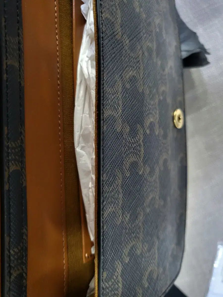 太陽のような Celine マルチポシェット クロスバック