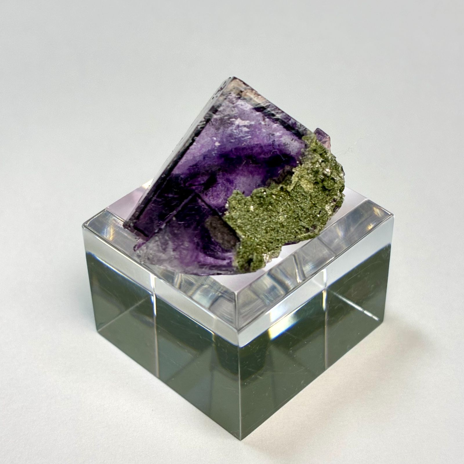 ヤオガンシャン産フローライト 原石 鉱物 天然石 パワーストーン No.1696