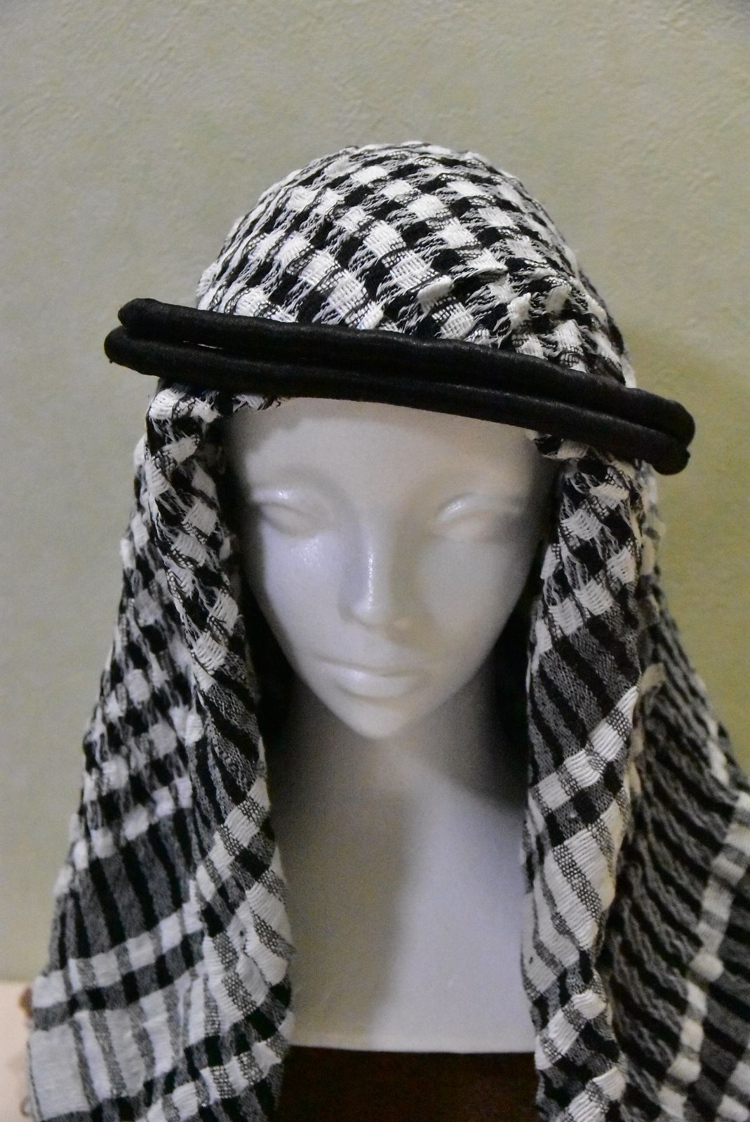 パレスチナ製 クーフィーヤ（白・黒）