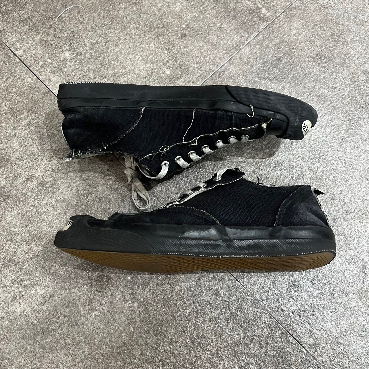 定価26400円 UNDERCOVER 22AW TOE LOGO CANVAS SNEAKERS UC2B9F05 