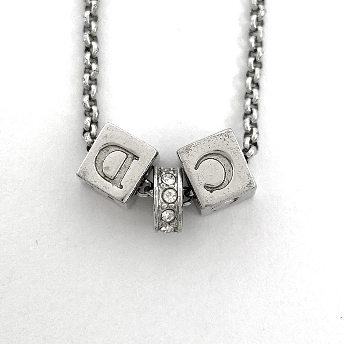 在庫一掃】 クリスチャンディオール Christian Dior ロゴ ラインストーン ネックレス キューブ ネックレス シルバーメッキ シルバー  レディース 【中古】 - メルカリ