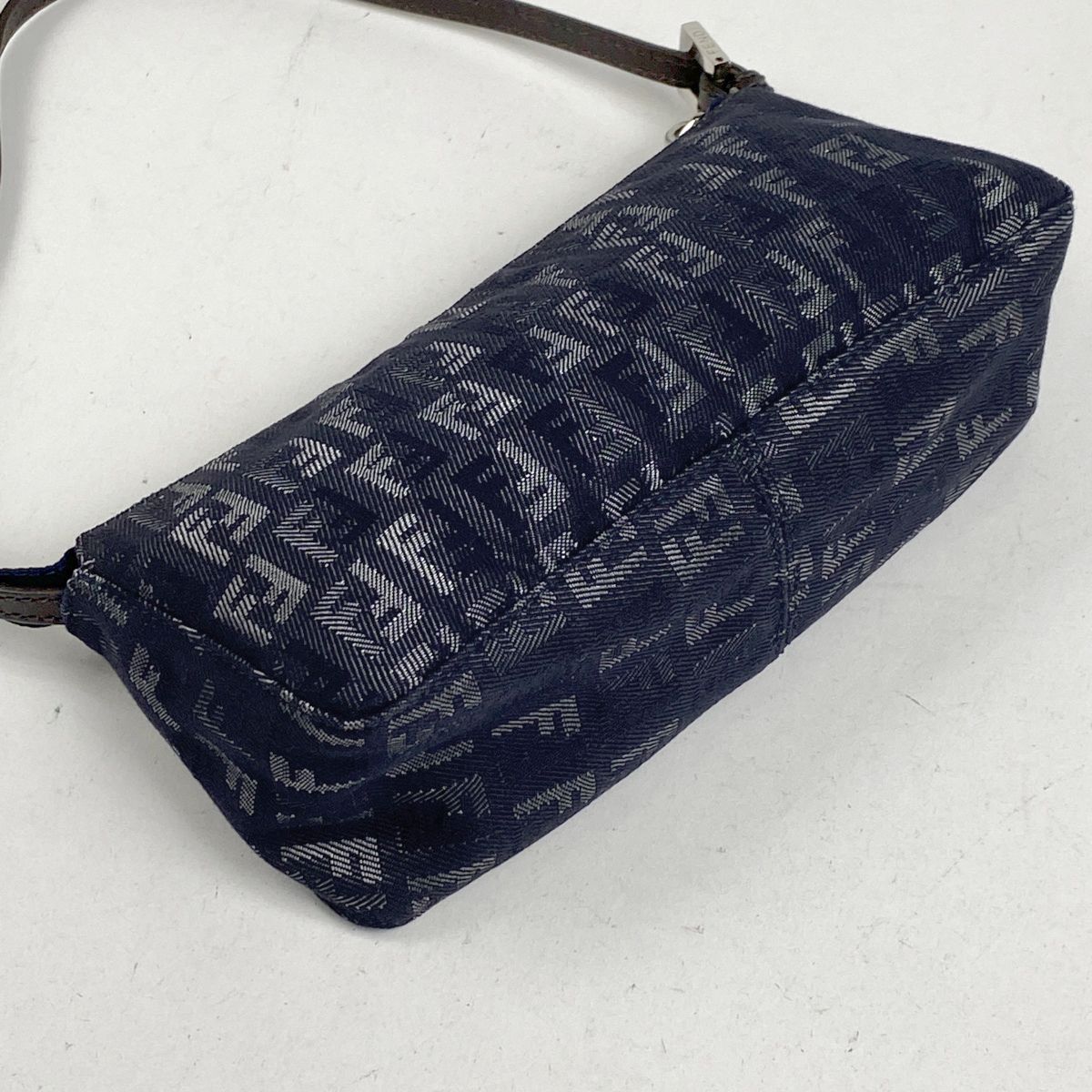 FENDI フェンディ ズッキーノ柄 デニム アクセサリーポーチ