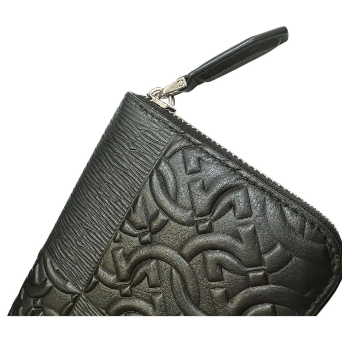 Ferragamo 長財布 660879 ガンチーニ柄 ラウンドファスナー