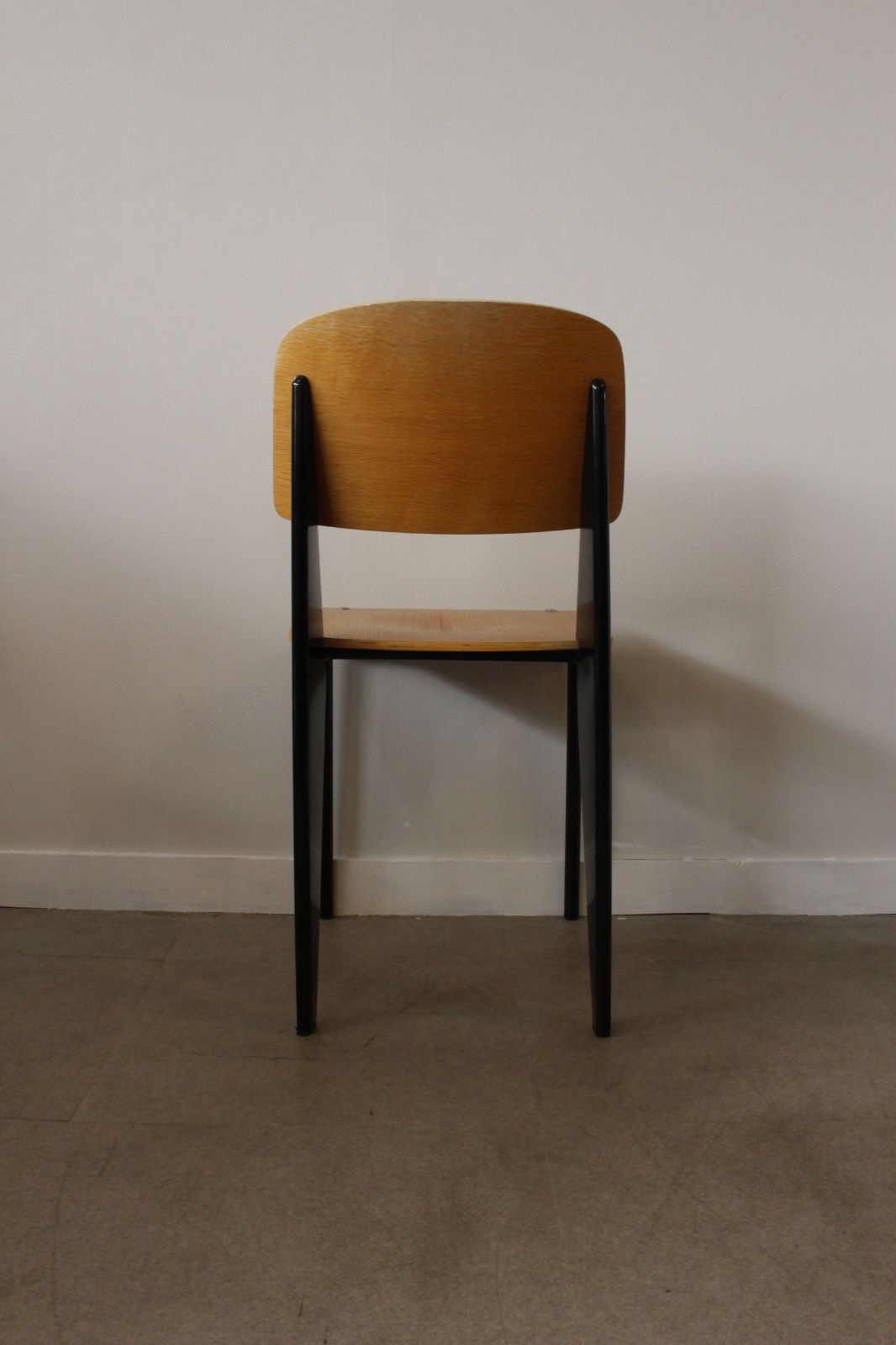 ジャン・プルーヴェ スタンダード チェア Repro 限定1脚】スタンダード