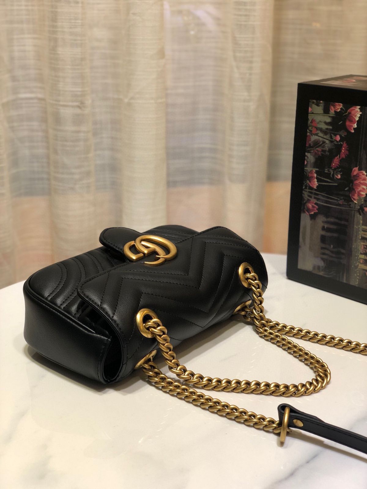 今日特価】GUCCI GG Marmont ブラック 22x15 ウェーブレザー